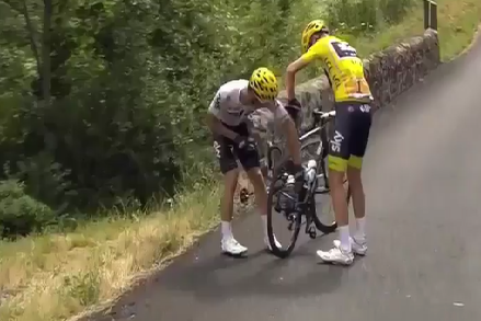 le Tour de France traverse Peyre en Aubrac